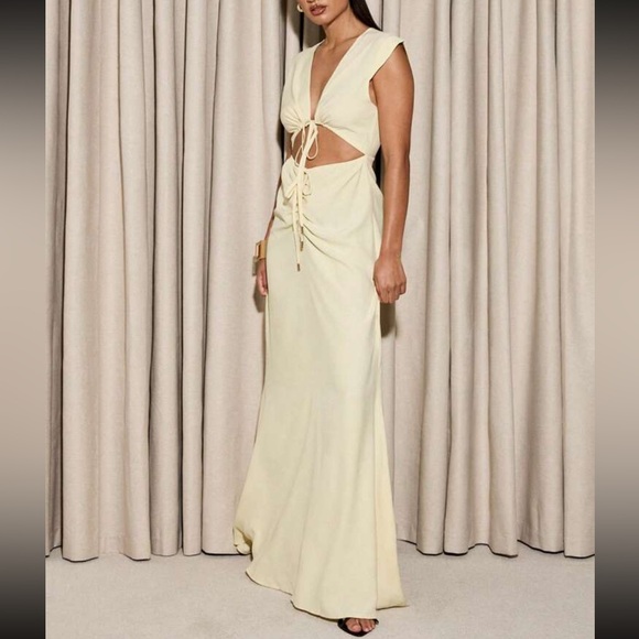 Butter yellow pale cutout tie front maxi dress - Picture 2 of 7